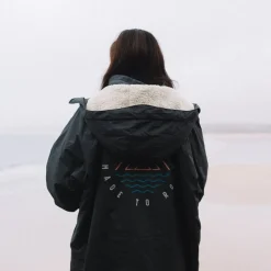 Escapism Recycled Sherpa Lined Changing Robe