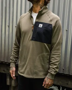 Offgrid 1/4 Zip Recycled Cotton Sweatshirt