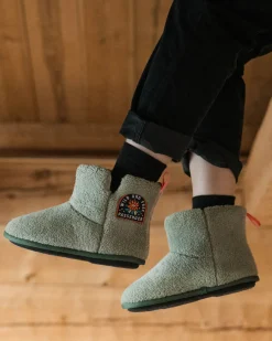 Hideaway Hut Slipper